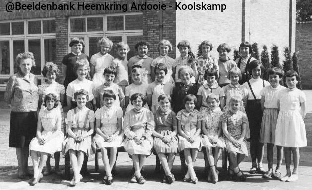 KOOLSKAMP%20Meisjes%20geboren%20in%201949%20en%201950_0.jpg KK047