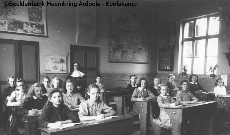 koolskamp-meisjesschool.jpg KK064