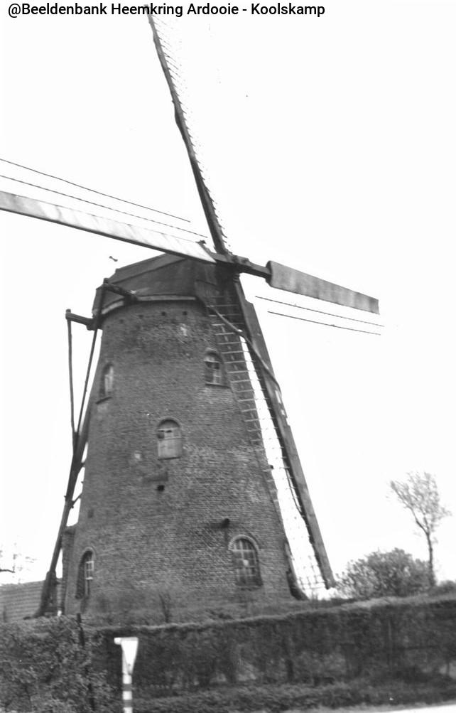 AD318