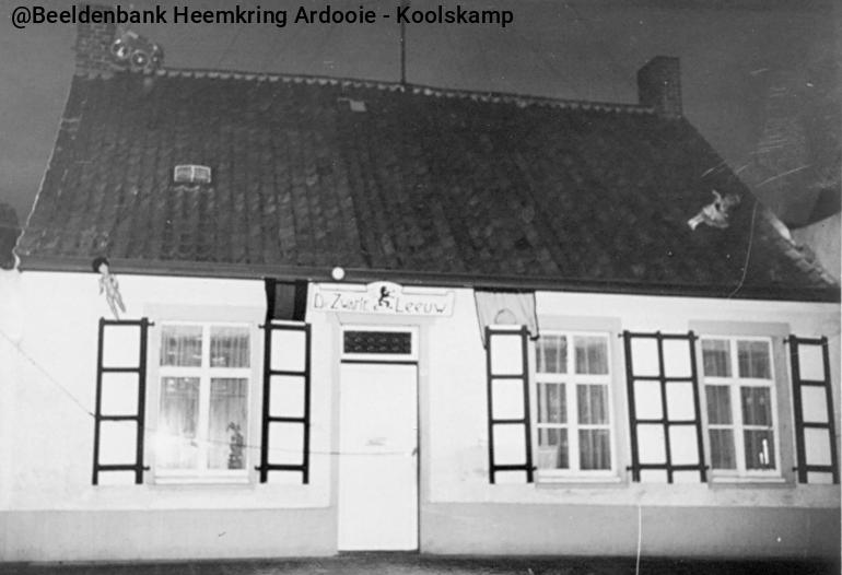 ZwarteLeeuw_De_01_0.jpg AC041